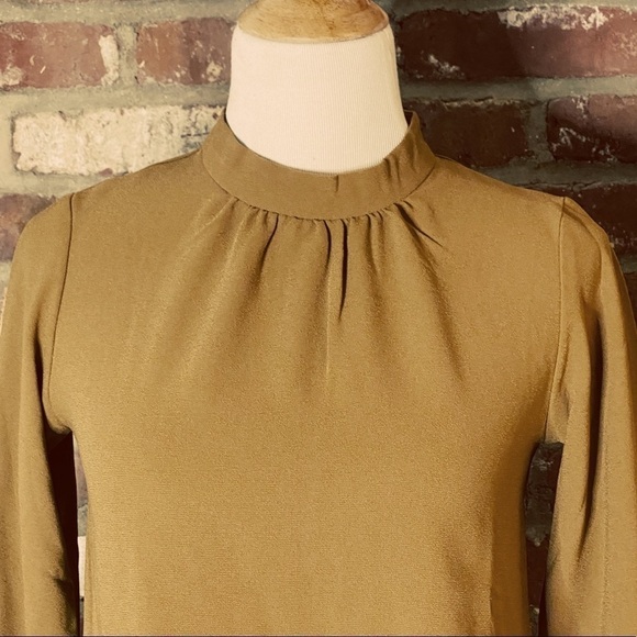 Mock neck caramel brown long sleeve blouse NWT size small - Picture 4 of 6
